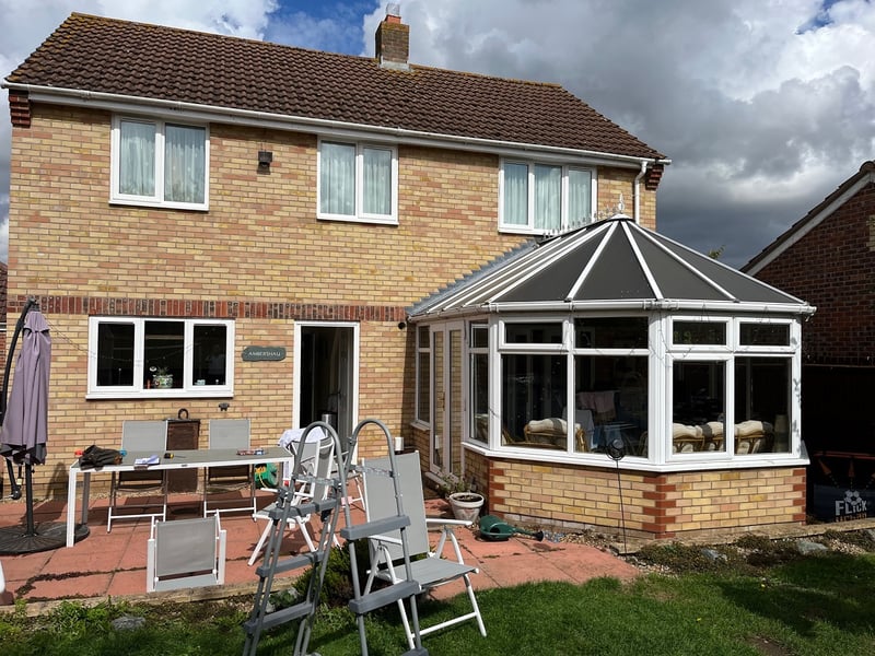 Initial conservatory with a polycarbonate roof